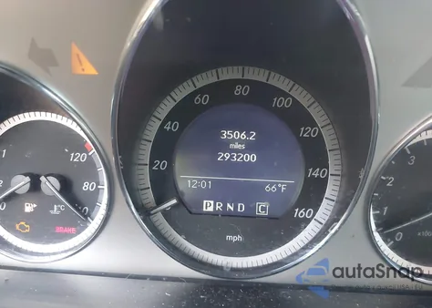 2009 Mercedes-Benz C 300 Luxury/Sport z USA, uszkodzony, nr VIN WDDGF54X19R074026